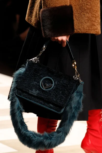 Look 34